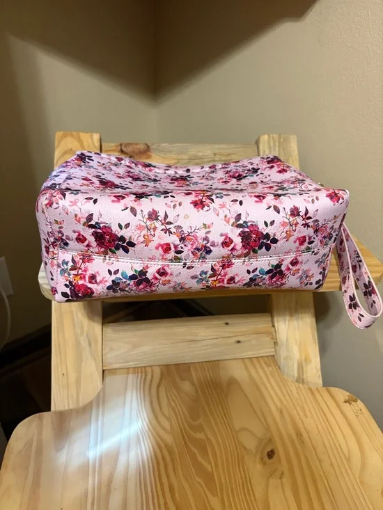 Betsey Johnson Floral Heart Large DOUBLE WRISTLET - NWOT - Picture 4 of 8